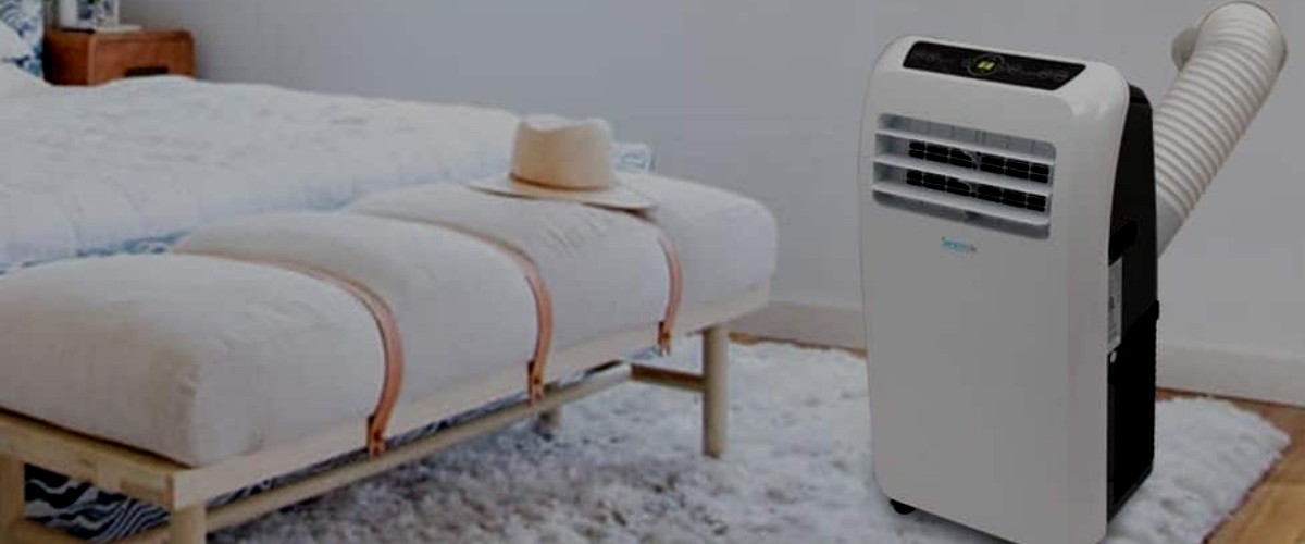 Using an air conditioned with a dehumidifier
