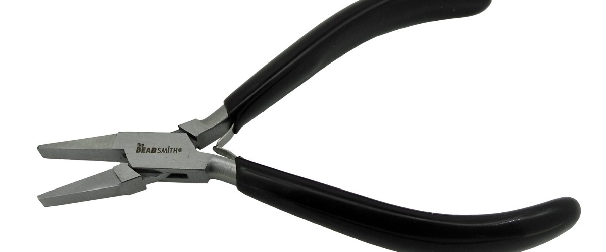 Flat nose pliers that can be used instead of ring pliers